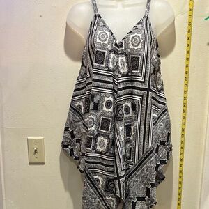 Unique Spectrum Monochrome Patterned Top